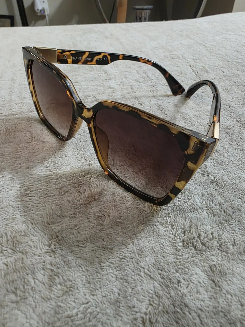 Fashion Tortoiseshell Women's Sunglasses with Brown Gradient Lenses
